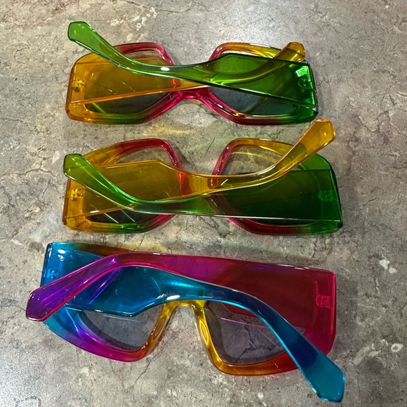 Beautiful colourful summer sunglasses $15 each or 3 for $35. - Picture 2 of 9